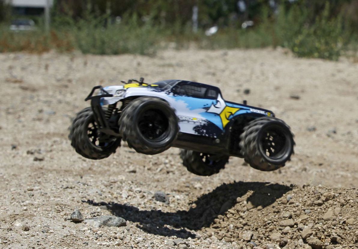  1/24 - Ruckus 4WD RTR (-)