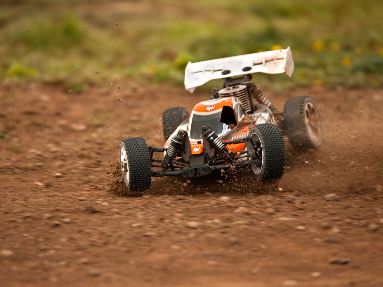  1/8  - Pulse 4.6 Buggy RTR 2.4GHz