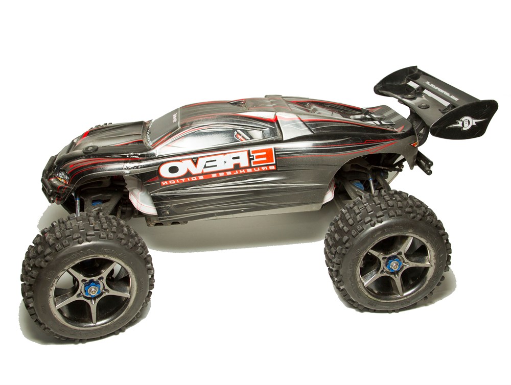   TRAXXAS E-REVO 1:10